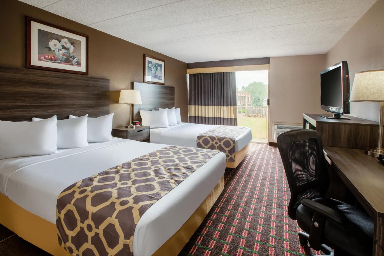 Motel Baymont By Wyndham Northwood Esterno foto