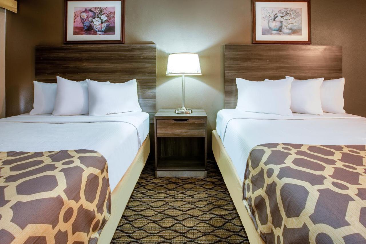 Motel Baymont By Wyndham Northwood Esterno foto