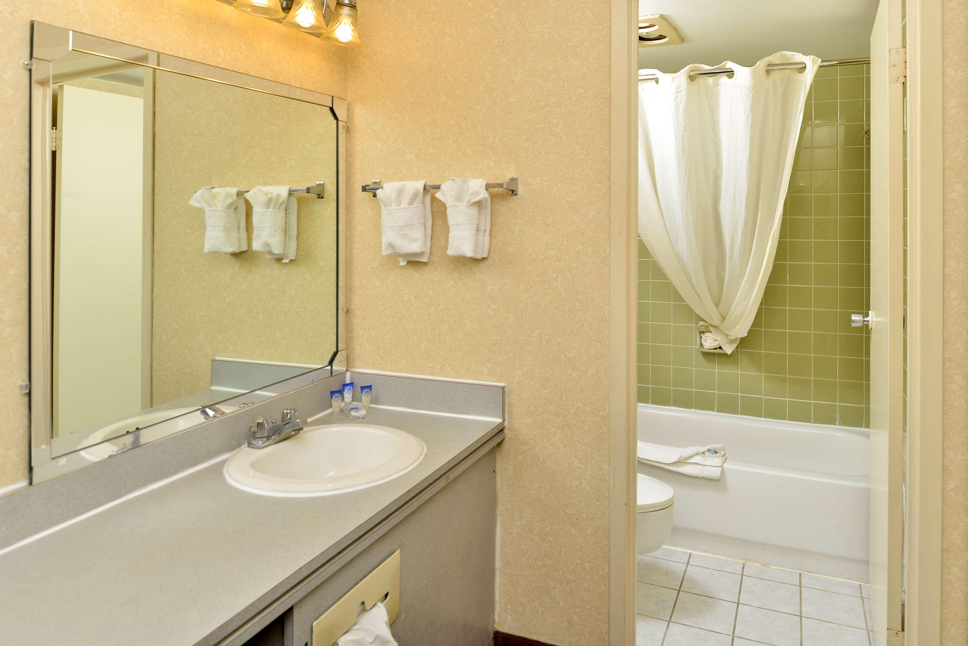 Motel Baymont By Wyndham Northwood Esterno foto