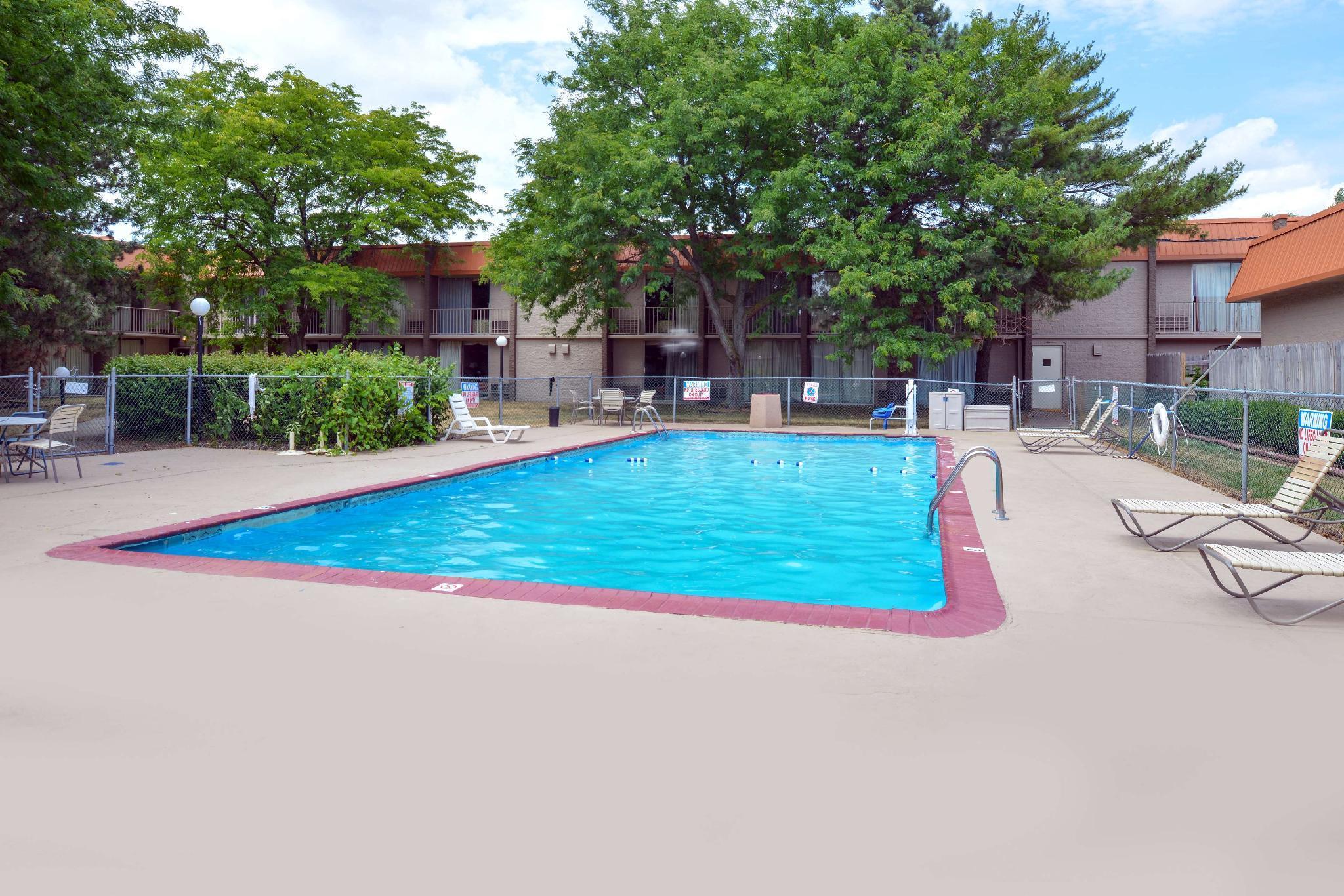 Motel Baymont By Wyndham Northwood Esterno foto