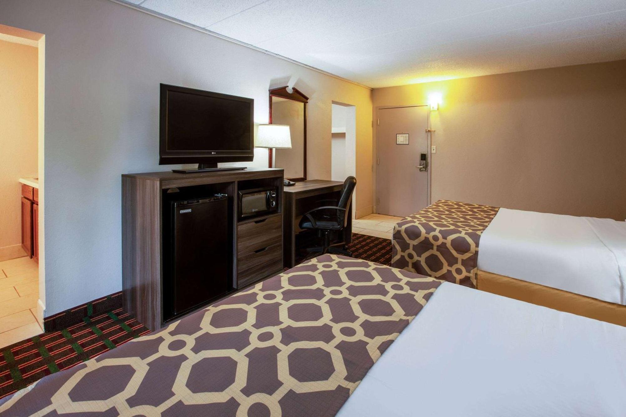 Motel Baymont By Wyndham Northwood Esterno foto