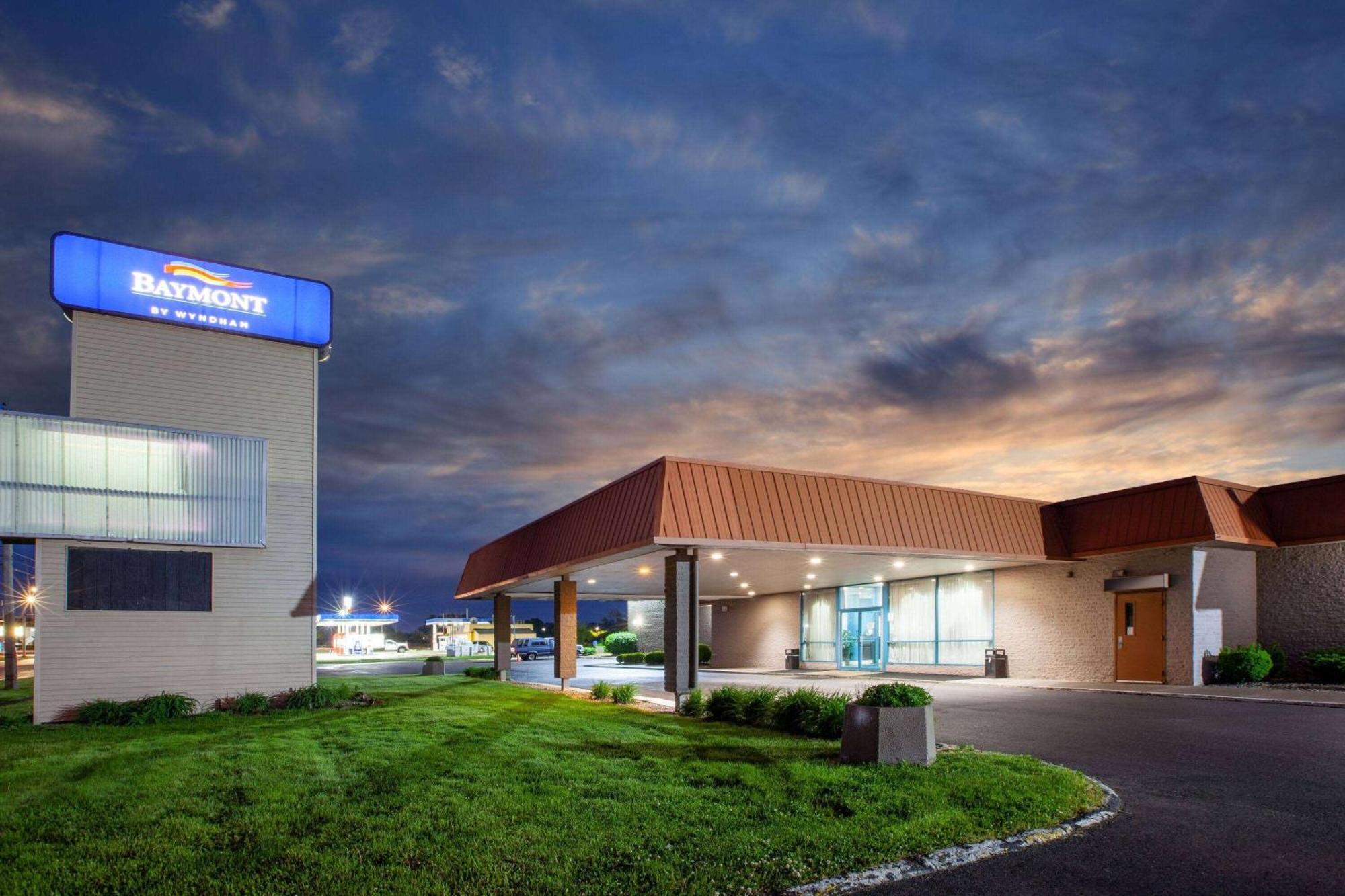 Motel Baymont By Wyndham Northwood Esterno foto