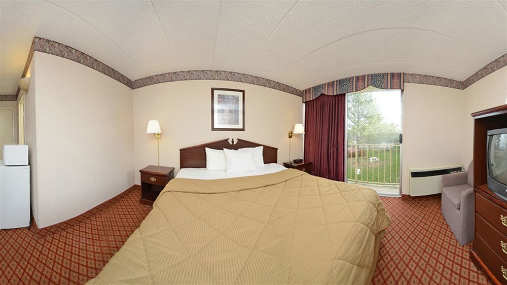 Motel Baymont By Wyndham Northwood Esterno foto